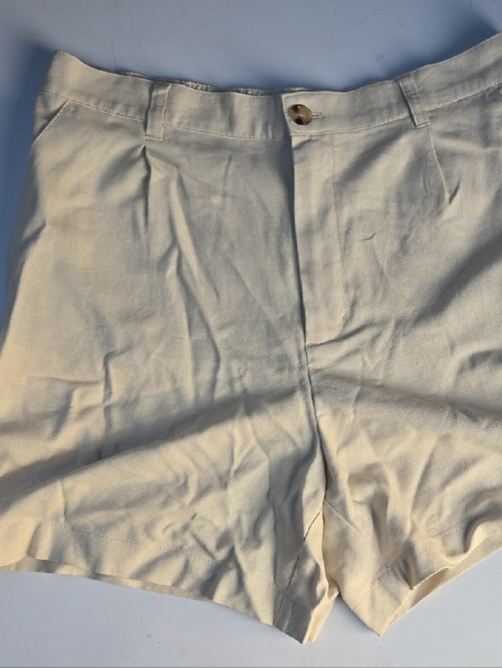 Cream High-Waist Women's Shorts